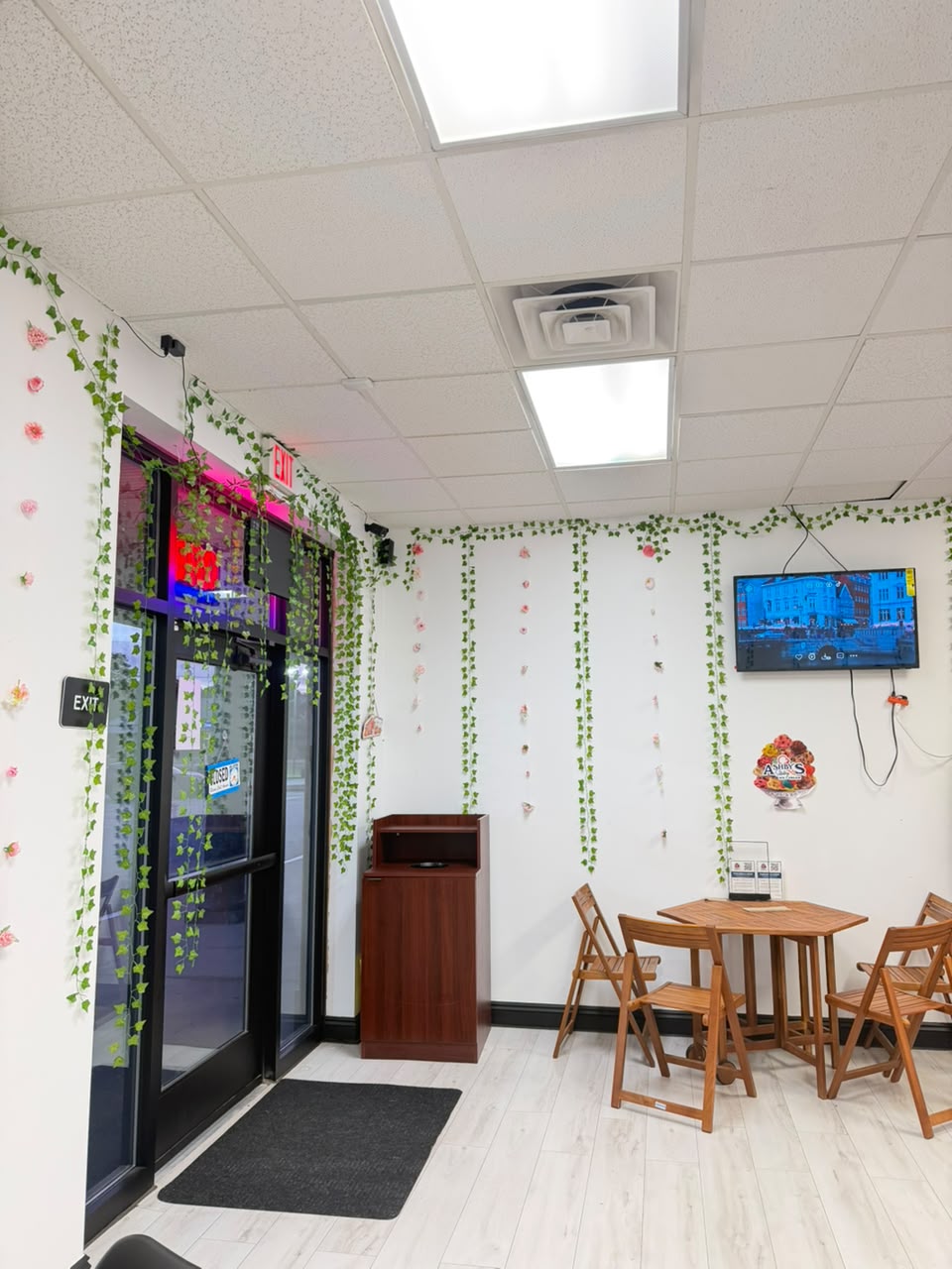SuperBoba Tea seating area near the entrance